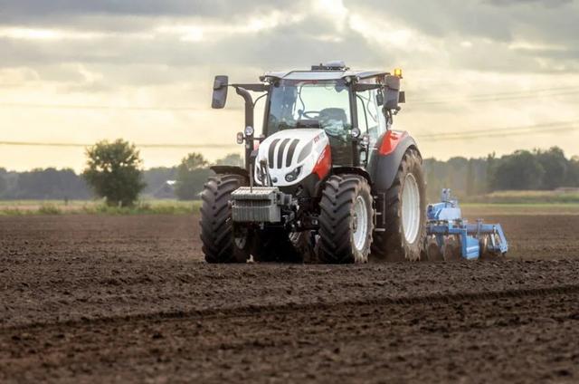 autonomousTractors